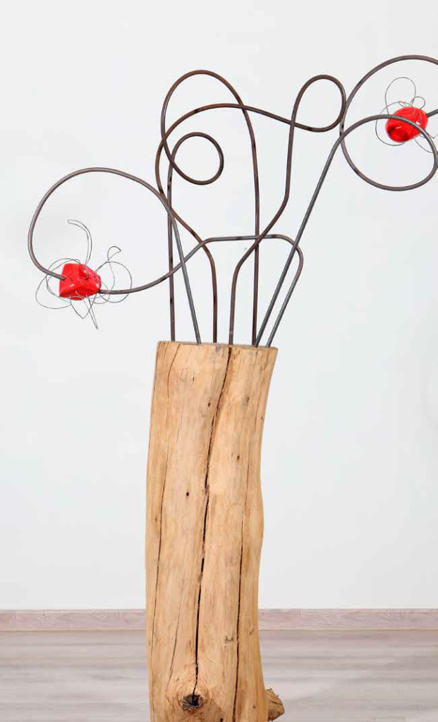 ÁRBOL MAYOR Madera, hierro, cerámica y alambre 140×80 cm / ELDER TREE Wood, iron, ceramics and wire 140×80 cm